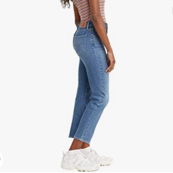 Levi's Women's 724 High Rise Straight Crop Jeans - Picture 2 of 4